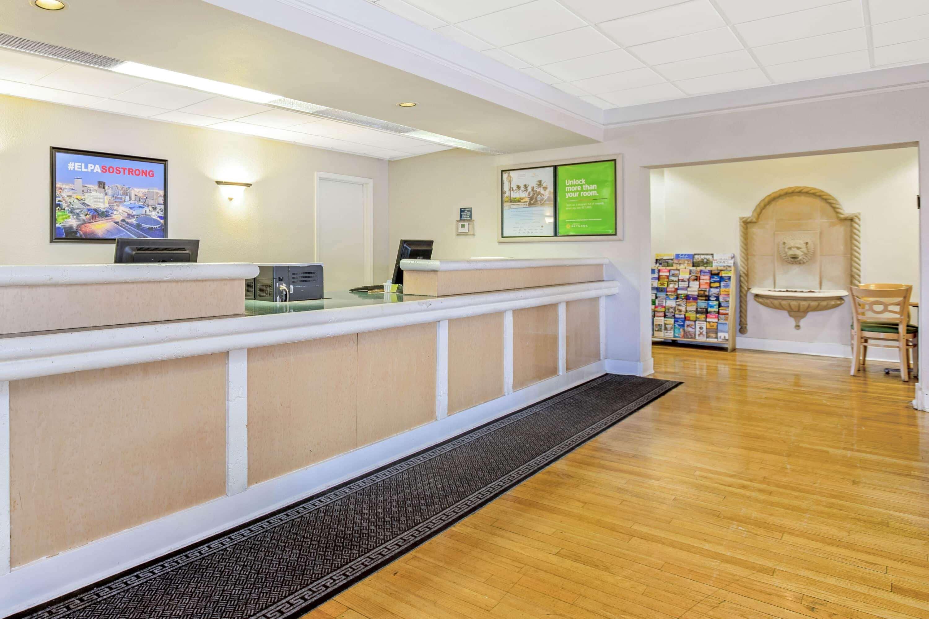 La Quinta Inn By Wyndham El Paso Cielo Vista Ngoại thất bức ảnh